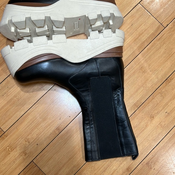 Free People Phoenix Chelsea Boots black size 39/8.5 - Picture 6 of 16